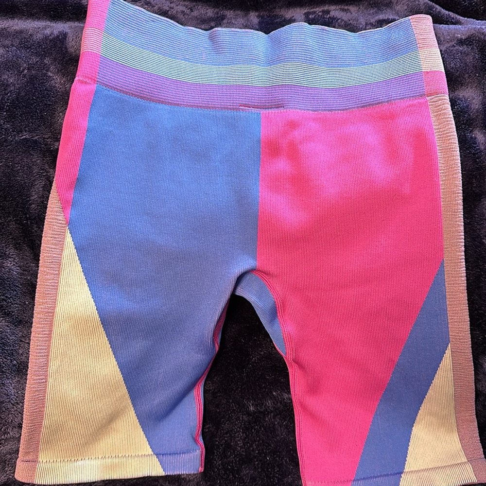 Nike Women's Icon Clash Seamless 8'' Training Shorts CJ5091-601 - Picture 3 of 6